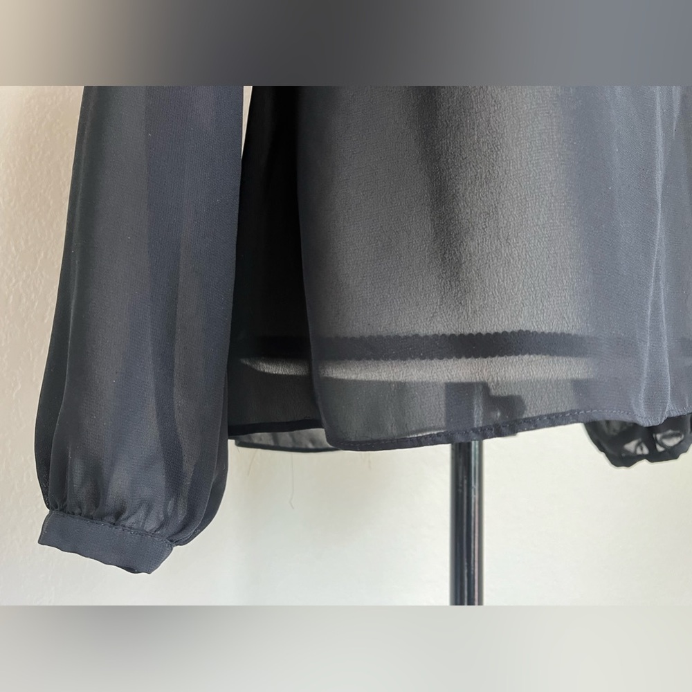 Mossimo Blouse - Picture 7 of 9